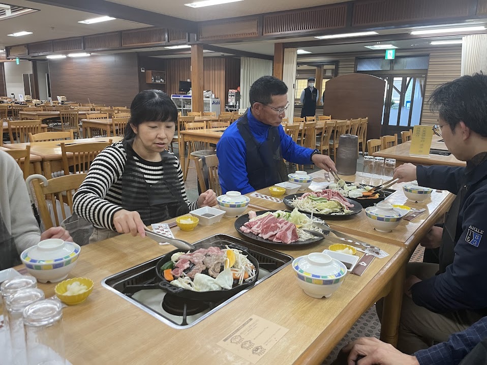 遠足3年食事