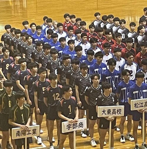 R6．中国大会-男バレ開会式