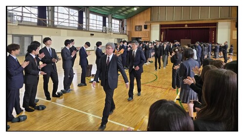 R6．3学期終業式・転退任式さむね
